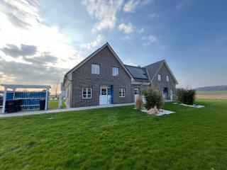 komfortables Ferienhaus Hafen - 8