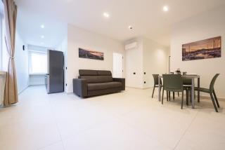 Via Niccolò Tommaseo 4 - Apt 1 e 2 - 8