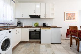 Superbly situated Vistamar - 9