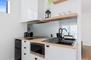 Charming 1-Bed Coastal Escape at Links Lady Bay - 2