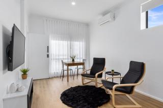 Charming 1-Bed Coastal Escape at Links Lady Bay - 1