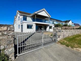 Luxury Family Beach House with Sea Views -Sleeps 8 - 0