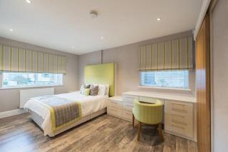 Luxury Family Beach House with Sea Views -Sleeps 8 - 7