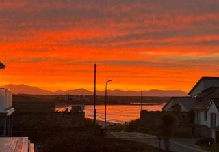 Luxury Family Beach House with Sea Views -Sleeps 8 - 5