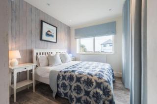 Luxury Family Beach House with Sea Views -Sleeps 8 - 2