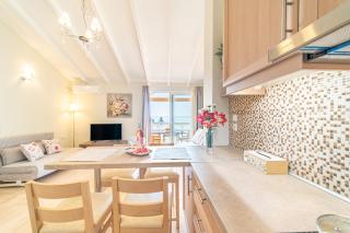 Mazis Deluxe Apartment - 8