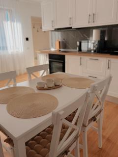 Sunny Stay Bucharest Apartment with Terrace - 6