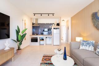 Luxe Blue Boutique - 8