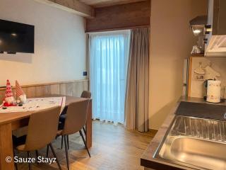 Sugo's Apartments - 3