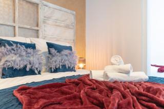 Barsanz Palace Home - 2