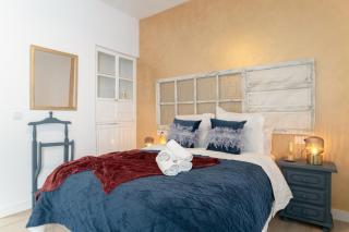 Barsanz Palace Home - 1