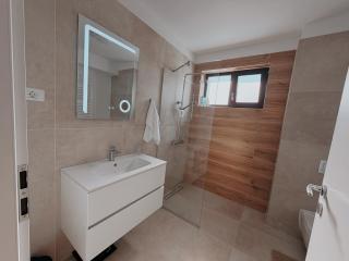 Sunny Stay Bucharest Apartment with Terrace - 2