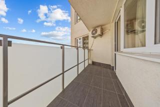 Air-conditioned 2-bedroom apartment, balcony, Závadská-Rača - 6