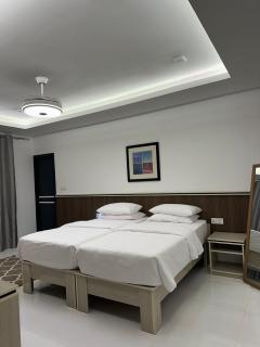 Fovahi Shark View Inn - 1