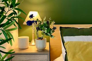 1 Bed - Sleeps 4 - Parking - 15 mins Gatwick - 3