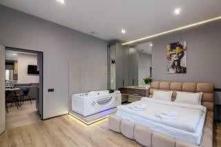 Royal jacuzzi apartment on Krehivska 10 st - 8