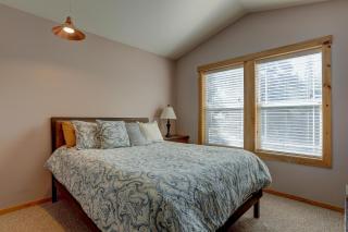 Huckleberry Cottage - 2