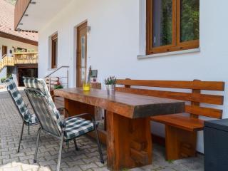 Holderstanzenhof - 9