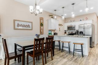 The Blonde Mooose - 3