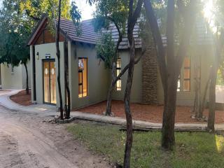 Cheetah Paw Safari Lodge - 4