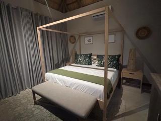 Cheetah Paw Safari Lodge - 1