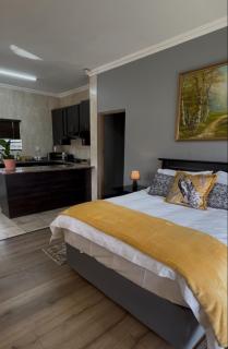 Madeley House Unit 2 near Oliver Tambo Airport - 7