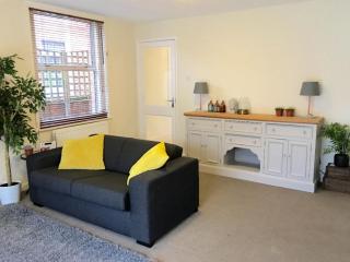 AwayOnBusiness Character Apartment Village Sea - 8