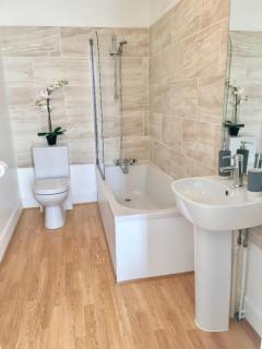 AwayOnBusiness Character Apartment Village Sea - 7