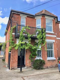 AwayOnBusiness Character Apartment Village Sea - 4