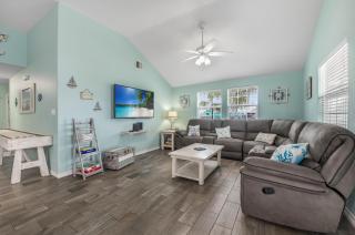 Bikini's and Martini's - 6