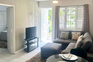 1 Bed Apartment Sleeps 4 with Free Parking - 7