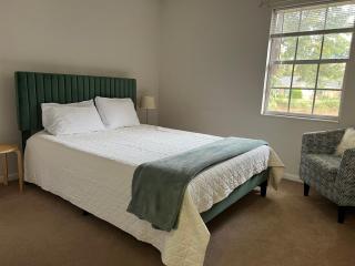 Stay-in' - close-in, clutter-free rental-only home - 2