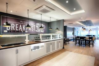 Premier Inn Berlin City Süd - 1