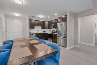 WOW New Upscale Penthouse - 5