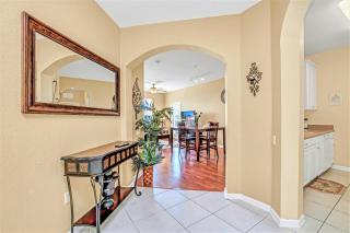 Penthouse Corner at Vista Cay - 5