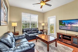 Penthouse Corner at Vista Cay - 4