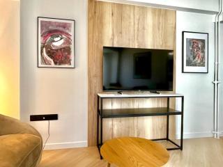 New Sleek apartment in the center of AThens - 8