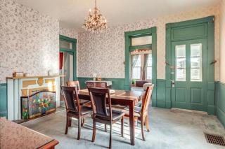 2 Blocks to Ohio River! Historic Victorian Gem - 7