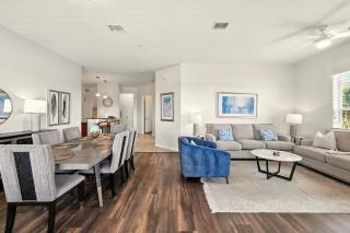 Lakeview Corner Penthouse 404 - 5