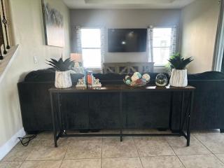 162KB-Dreams Come True- Balmoral Resort - 2