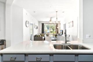 Vista Cay Remodeled WOW - 7