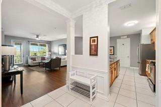 Direct Lake Front View Luxury - 9