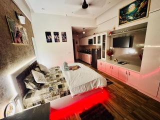 Urban Luxe Studio by Krishna Home near Expo Mart - 5