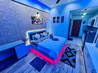 Urban Luxe Studio by Krishna Home near Expo Mart - 0