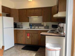Spacious Bass Creek Apartment B near Peace Trail - 3