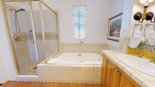 SV103 Spa Villa 1 Bedroom Near to Pool Hot Tub - 2