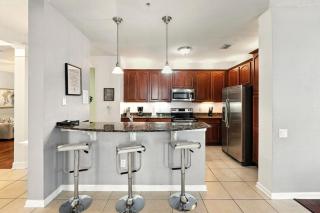 Huge Luxury Ground Floor 103 - 4