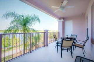 Lake Front huge by clubhouse - 7