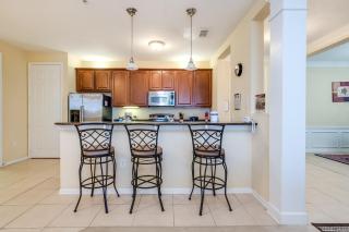 Lake Front huge by clubhouse - 3