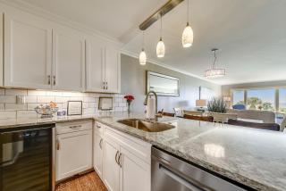 Shorewood Villas Unit 210 - 5